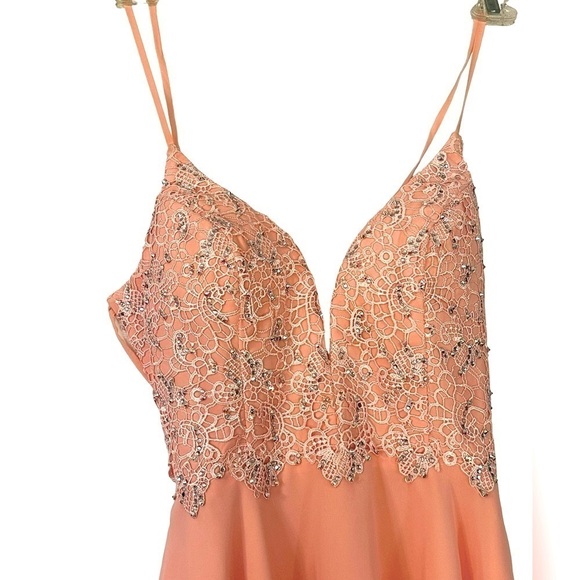 BEAUTIFUL Short Formal Pink Dress by Alyce Paris Size 4 - Picture 2 of 9